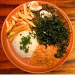 Picadinho de carne, ovo mollet